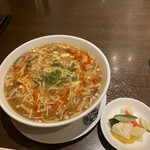 横浜中華街 揚州飯店  - 酸辣湯麺