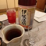 藤沢しぇんろん - 伊根満開　赤米酒　一合と赤シソサワー