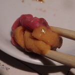 炭火兜ひつじ - ラム刺し+ウニ