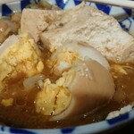 名物やきとん とみちゃん - 煮込み 玉子、豆腐断面