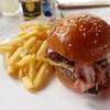 Huber's Butchery Bistro - 料理写真:Huber's Beef Burger with Bacon & Gruyere Cheese