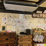 Kosaku - 店内にサインたくさん