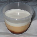 happy hoppe - 「昔ながらのプリン(\180)」。