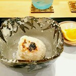 勢麟 - 今年最後の白子。　振り塩が素晴らしく美味しい。奥には、山の天然橙