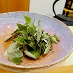 勢麟 - 黒文字の葉　摘んできて干したそうです。