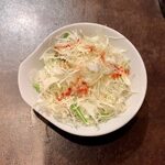 En - ユッケジャン定食 ¥700 のサラダ