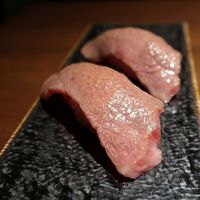 個室焼肉ITADAKI 馬車道 - 希少部位の炙り寿司～とろけるザブトン！