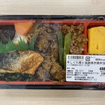 Seijou Ishii - 牛しぐれ煮と塩麹焼き鯖弁当 498円 ＋ 税
                      2020年3月11日昼