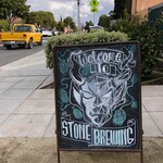 Stone Brewing World Bistro & Gardens - 建物前の看板。