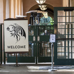 Stone Brewing World Bistro & Gardens - 店舗入口。