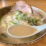 Hachiman Ramen - スープ