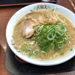 餃子の王将 - 餃子の王将ラーメン。醤油豚骨スープてす。