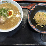 Gyouza No Oushou - 娘のラーメンセット。玉子が冷たかったって(^^;)