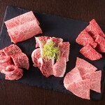 近江牛肥育牧場直営 ホルモン焼肉 犇 カメチク - 五種盛り