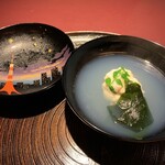 赤坂 渡なべ - お椀：ハマグリのしんじょ