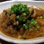 焼鳥・元気 - 和牛すじ味噌煮５８０円です。 関西ならではのメニューですよね。 大好物のすじが美味しかったですよ。 次から次へと生ビールを頼んじゃいました。