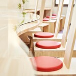 Shojin Dining 桐宝珠 - 赤いお座布団がポイントのオリジナルチェア。