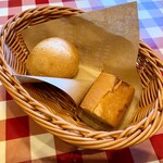 Pasuta Naporetana - 週替わりスパゲッティランチ
                        パン