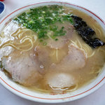 一竜軒 - ラーメン500円　僕の心に染み入ります！