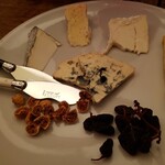 ビストロカニッシュ - チーズ盛り合わせ