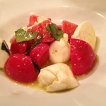オステリア　コマチーナ - モッツアレラとフルーツトマト