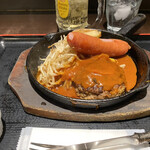 東京厨房 - 国産牛100%手こねハンバーグwithジャンボソーセージ990円