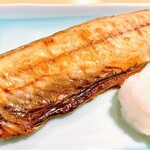 旬味亭 満 - 鯖の文化干しの焼き魚なのでボリュームたっぷり。