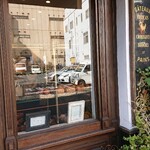 パティスリー・パリセヴェイユ - パンがみえる。