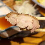 土佐清水ワールド - 四万十鶏は肉質がしっかりしており、藁焼きの香りもあいまって納得の美味