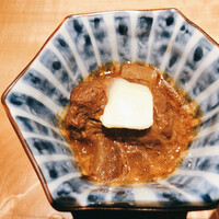 肉寿司 肉和食 KINTAN コレド室町 - 煮込みバター乗せ