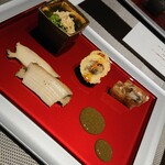 日本料理・利休 - 前菜（菜の花の浸し、う巻き、河豚の煮こごり、鮑の柔らか煮肝ソース）