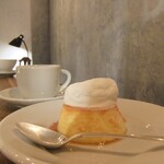 ムーン ミカ タカハシ コーヒー サロン - プリン。