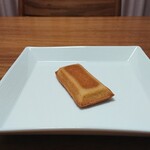 パティスリー・パリセヴェイユ - パリセヴィユのフィナンシェ！270円。上質なバターを使ってるのは、分かった。重すぎる。