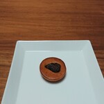 パティスリー・パリセヴェイユ - エピセア。280円。シナモン風味の生地にいちじく。風味は違うけど、食感が、フィナンシェと同じで飽きる。