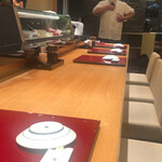 Nihombashi Sushi Tetsu - 左側カウンター席
