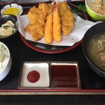 嘉海食堂 - ボリューム満点のミックスフライ定食