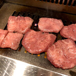 焼肉 ジャンボ - 