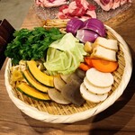 極羊専家 羊肉や かねちゃん - 野菜たち