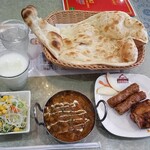 パキスタン・アラビアン・インド料理 デラ - C MEAL　野菜とひよこ豆