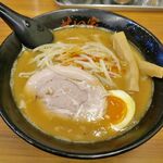 せい家  - 
注文してから7分ほどで「味噌ラーメン」が完成！