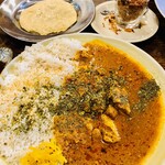 カツカレー専門店 Bath - オリジナルチキンカレー  パパド  玉ねぎチップ