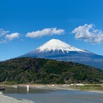Michi No Eki Fuji Gawa Rakuza - 絶景富士山麓に鸚鵡鳴く！