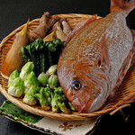 京料理 加茂川 - 旬の味覚を使ってお作りします