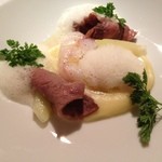 Restaurant MiYa－Vie - 塩を利かせて蒸し焼きにしたアンコウ、若洋ネギ、道産和牛タンの”スナッケ”ジャガイモ、