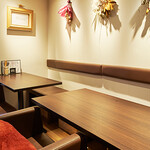 アゾート - テーブル