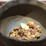 菊鮨 - ＊叩いた蛍烏賊をシャリに混ぜ、上には雲丹という豪華コラボ。 蛍烏賊の全てが使用されているので旨みが濃厚。