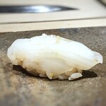 菊鮨 - 障泥烏賊（鐘崎）・・ねっとり感もよく、甘いですね。