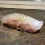 菊鮨 - 鮃の昆布〆・・上品な脂と旨み。