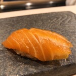 寿司 赤酢 - マスノスケの漬け