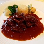 Rakasukado - メイン：国産牛フィレ肉のビーフストロガノフ　季節のレギュームを添えて